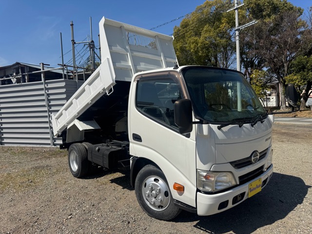 Hino Dutro 1