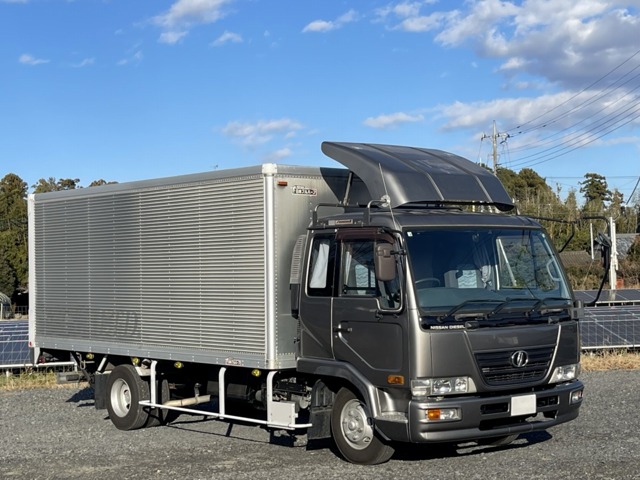 2004 UD Trucks Condor