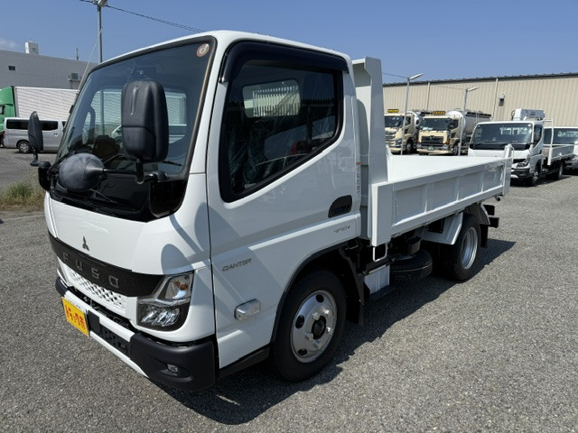 2025 Mitsubishi Fuso Canter