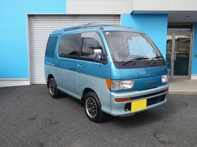 Daihatsu Atrai 1