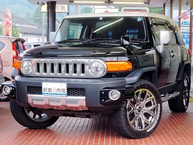 Toyota FJ Cruiser 2