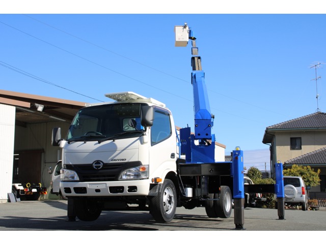 Hino Dutro 1