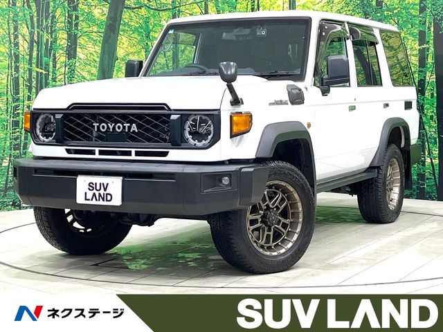 Toyota Land Cruiser 70 2