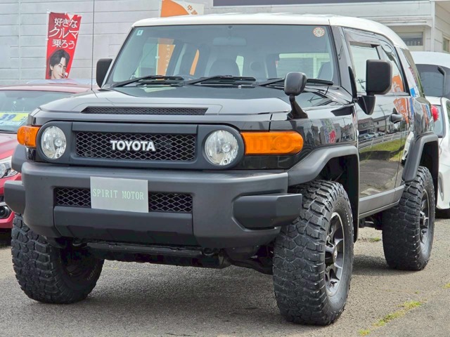 Toyota FJ Cruiser 2