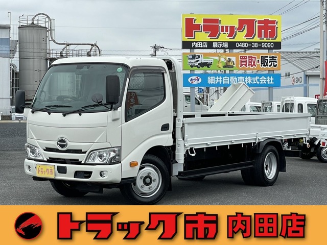 Hino Dutro 1