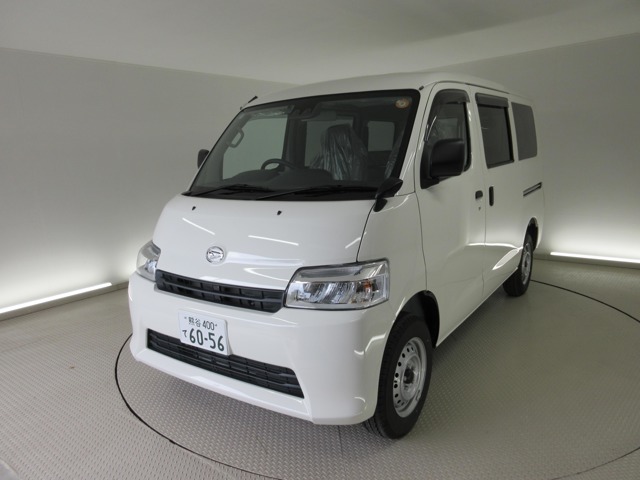 Daihatsu Gran Max Cargo 1.5 GL 4WD with Gran Max GL 4WD, automatic, Bluetooth, ETC2.0, mat, visor, double sliding doors