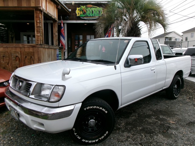 2000 Nissan Datsun