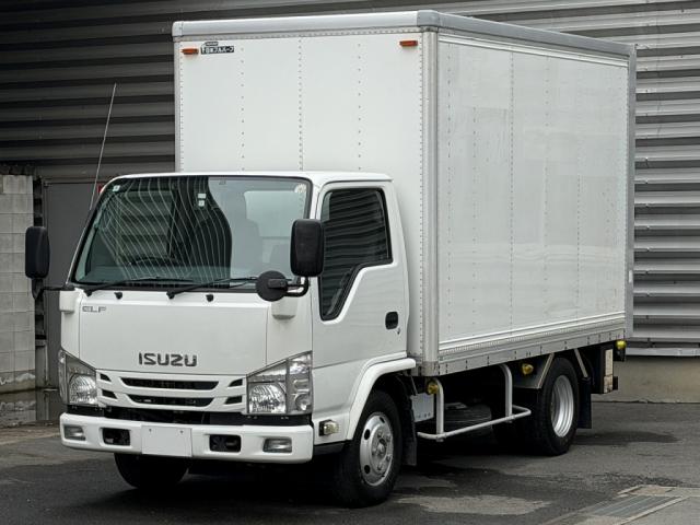 Isuzu Elf 1