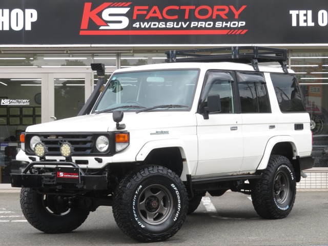 Toyota Land Cruiser 70 2