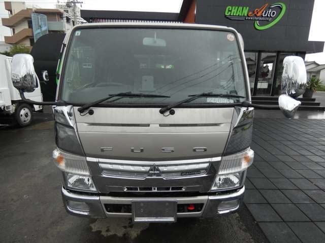 Mitsubishi Fuso Canter 2