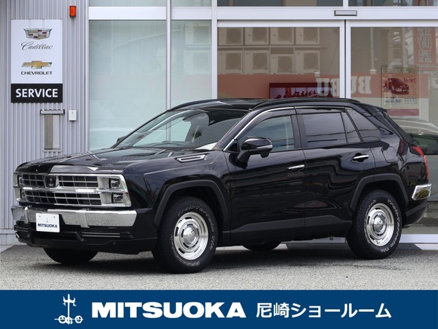 Mitsubishi Motors Buddy 2.5 Hybrid DX E-Four 4WD with optional leather seats, heater/ventilation, Alpine-made Buddy-specific navigation, linked dash camera, digital inner mirror, digital TV, Apple CarPlay, electric tailgate, optional 16-inch alloy & tire set