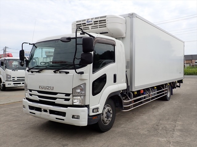 Isuzu Forward 1