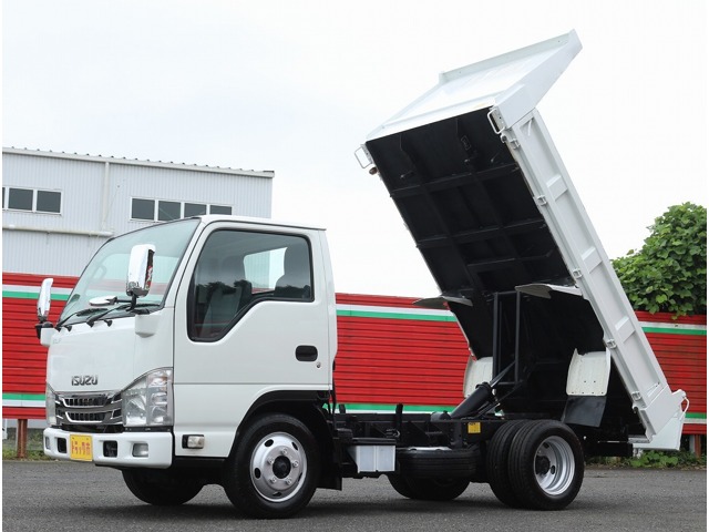 Isuzu Elf 1