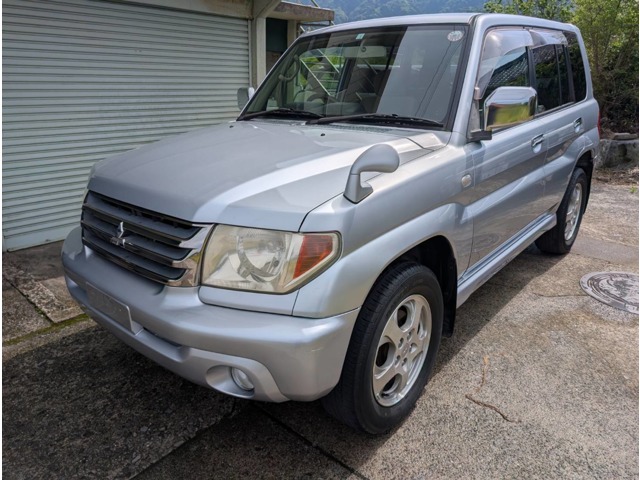 Mitsubishi Pajero iO 1