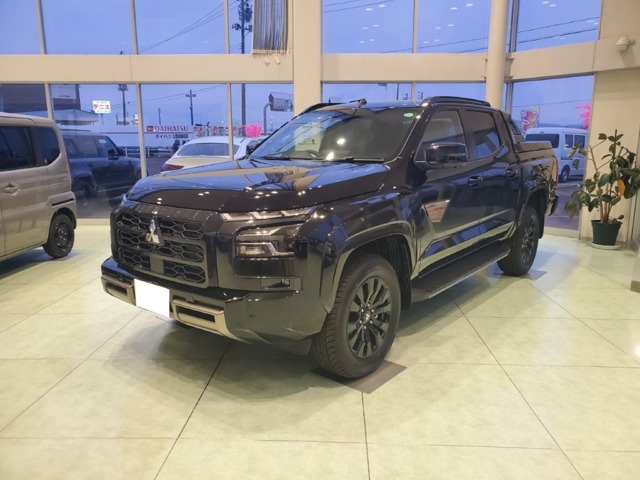 Mitsubishi Triton 2