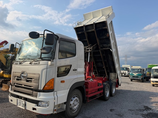 Hino Profia 1