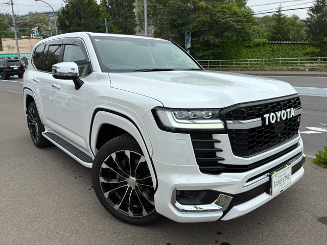 Toyota Land Cruiser 300 2
