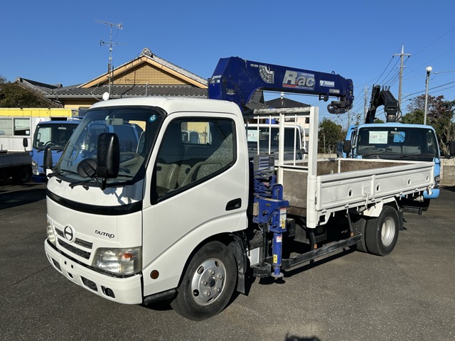 Hino Dutro 1