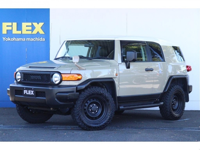 Toyota FJ Cruiser 2