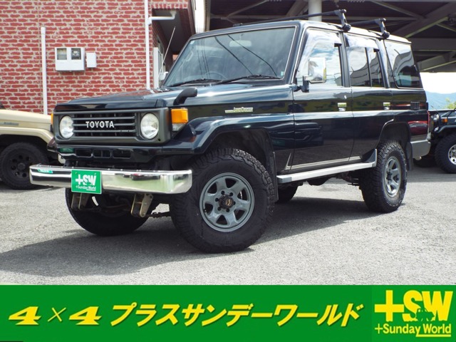 Toyota Land Cruiser 70 2
