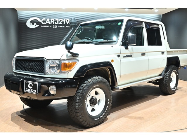 Toyota Land Cruiser 70 Pickup 2