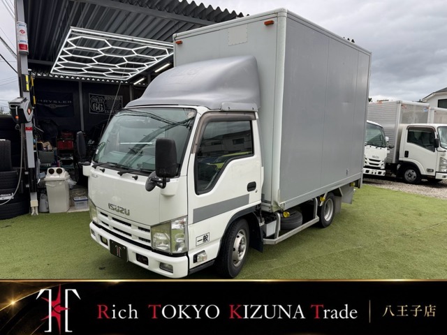 2013 Isuzu Elf