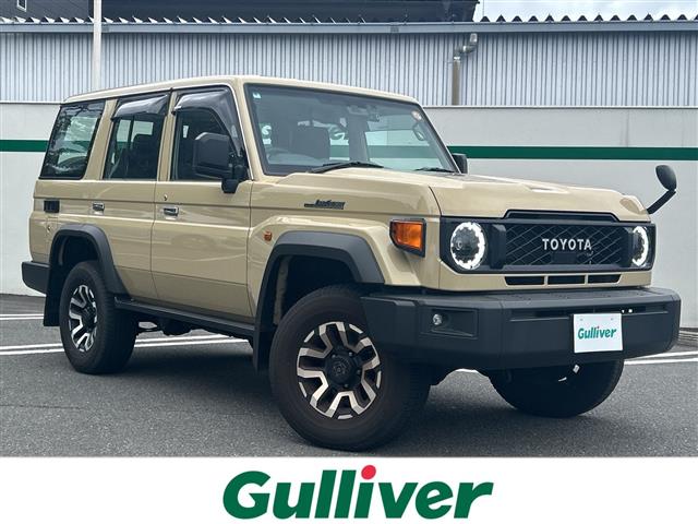 Toyota Land Cruiser 70 2