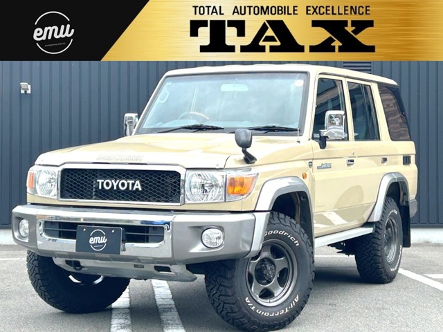 Toyota Land Cruiser 70 2