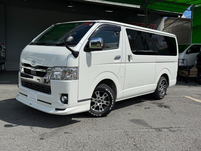 Toyota Hiace Van 1