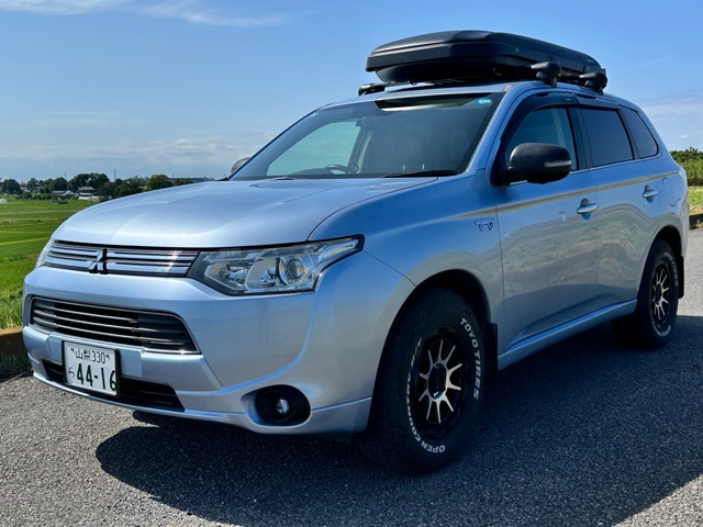 Mitsubishi Outlander PHEV 1