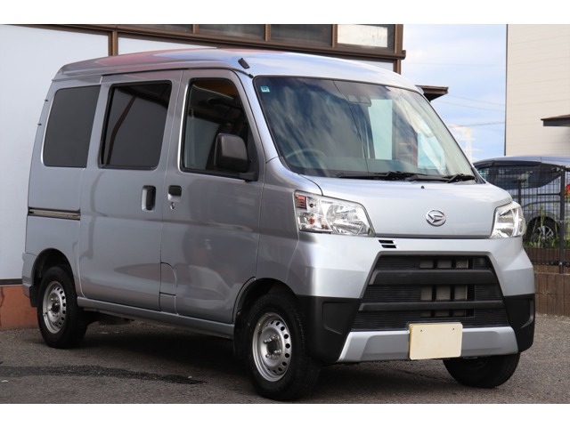 Daihatsu Hijet Cargo 1