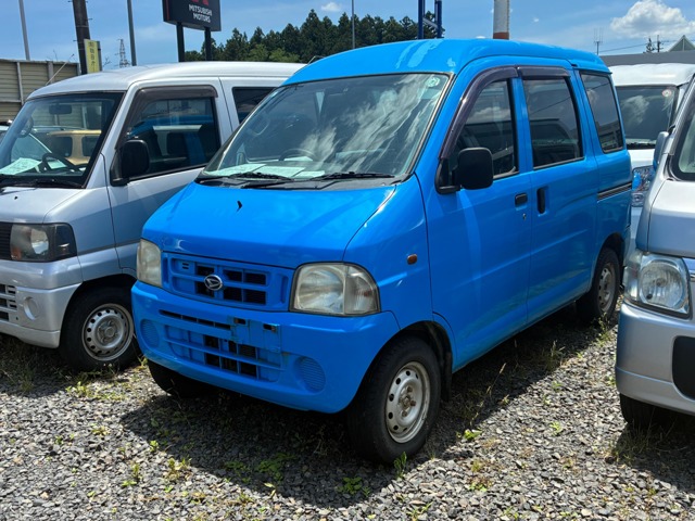 Daihatsu Hijet Cargo 1