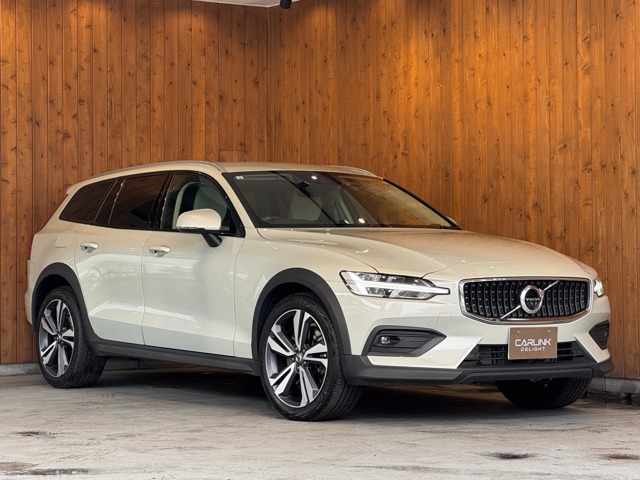2021 Volvo V60 Cross Country