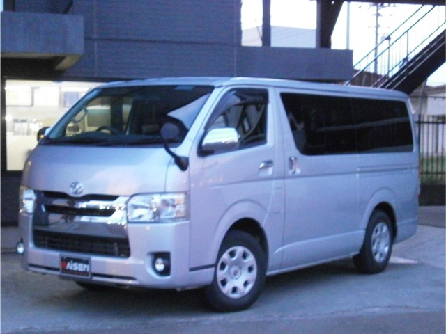 Toyota Hiace Van 1