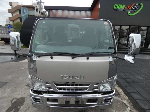 Isuzu Elf 2