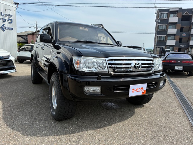 Toyota Land Cruiser 100 2