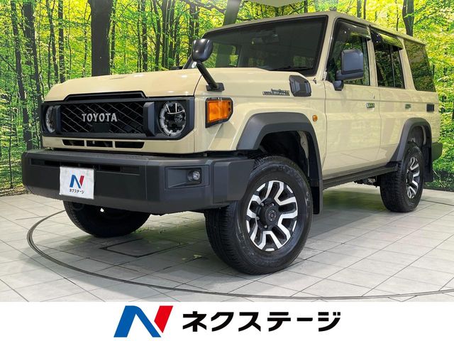 Toyota Land Cruiser 70 2