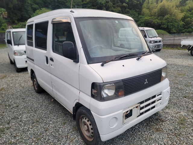 Mitsubishi Minicab Van 1