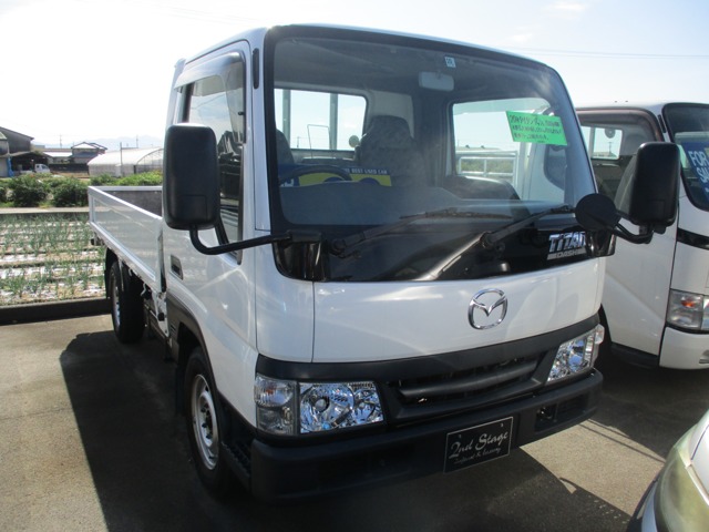 Mazda Titan Dash 1