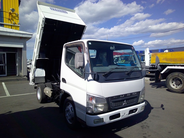 Mitsubishi Fuso Canter 1