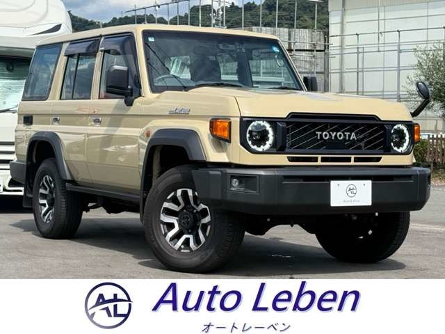 Toyota Land Cruiser 70 2