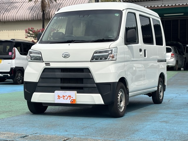 Daihatsu Hijet Cargo 1