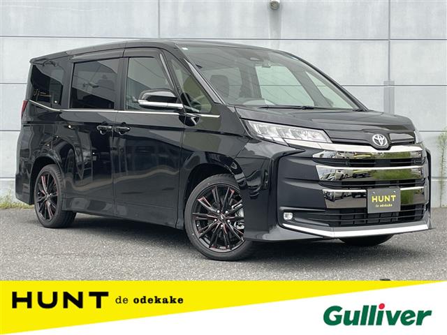 Toyota Noah 1
