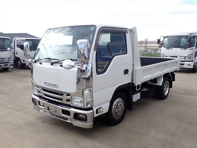 2018 Isuzu Elf