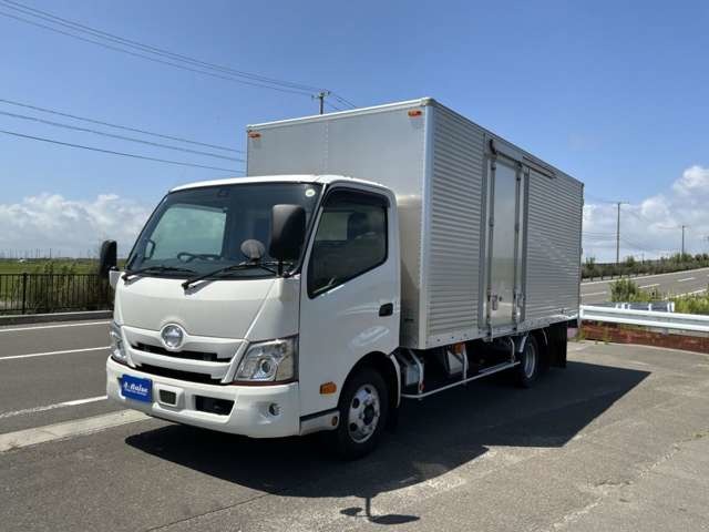 Hino Dutro 1
