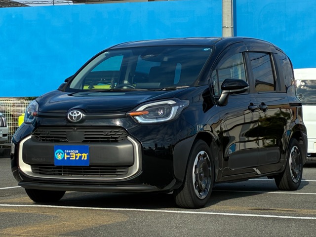 Toyota Sienta 1