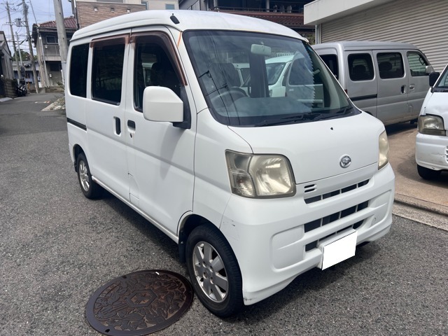 Daihatsu Hijet Cargo 1