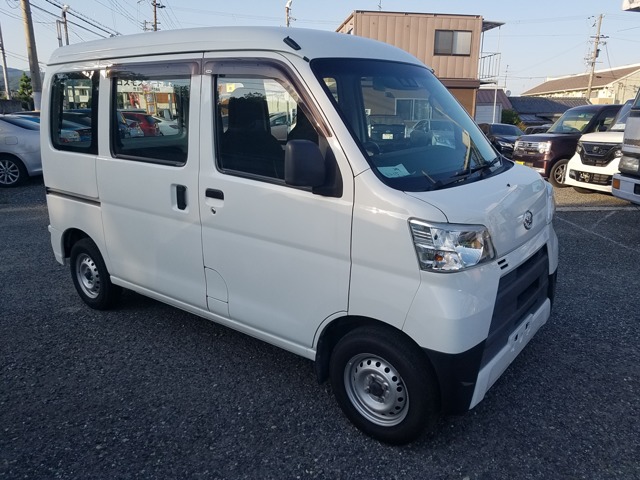 Daihatsu Hijet Cargo 1