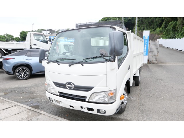 Hino Dutro 1