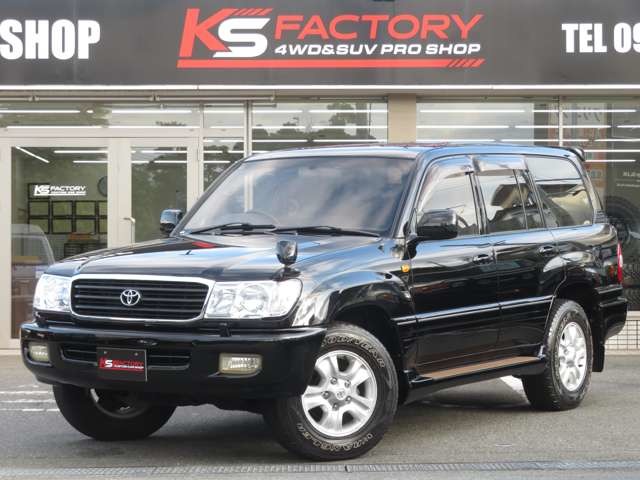 Toyota Land Cruiser 100 2